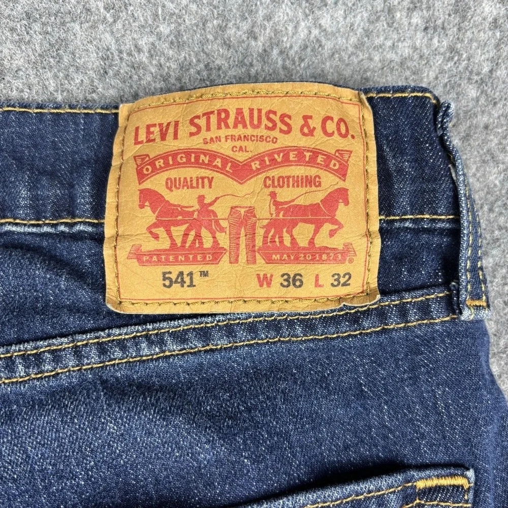 Levi's‎ 541 Jeans Men's 36x32 Athletic Taper Dark Wash Stretch Denim Casual Blue
